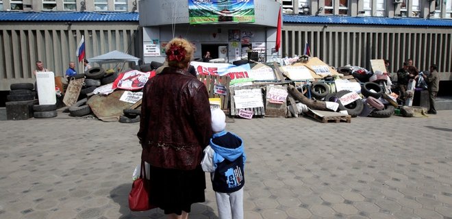 В Луганской области из-за боевых действий закрылись все школы - Фото