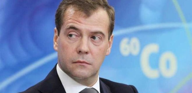 Медведев: Украина должна оплатить всю задолженность за газ - Фото