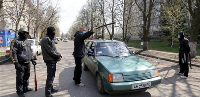 В Донбассе террористы угнали грузовик с промышленной взрывчаткой - Фото