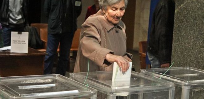 За рубежом открылись 53 из 114 избирательных участков - Фото