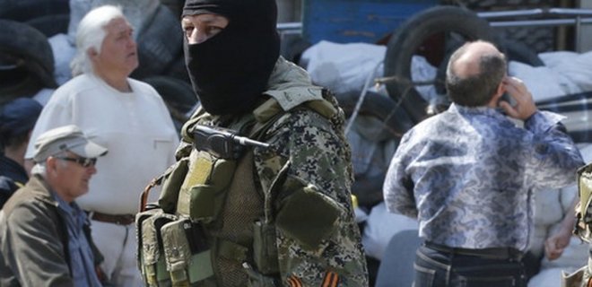 Стрельба в Донецке у здания СБУ прекратилась - Фото