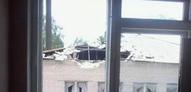 В Славянске боевики обстреляли школу, ранен ребенок - Фото