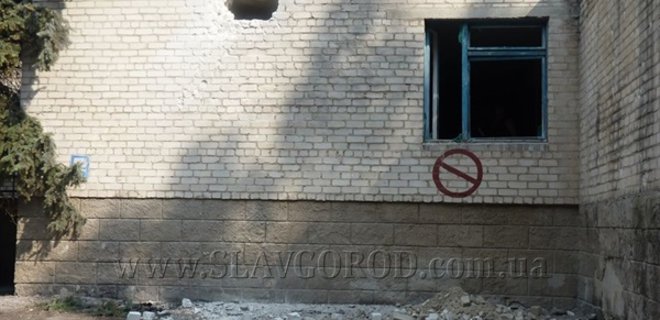 Террористы продолжают обстреливать Славянск из артустановки  - Фото