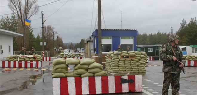 Пограничники отбили атаку на отделение погранслужбы на Луганщине - Фото