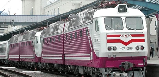 Поезд с детьми из Славянска прибыл в Симферополь - штаб АТО - Фото