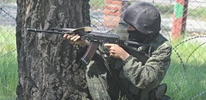 Бой пограничников с террористами в Луганске завершился - Фото