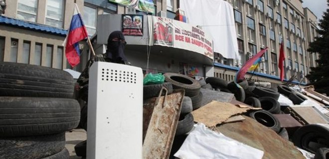 В Донецке убрали одну из баррикад ДНР - Фото