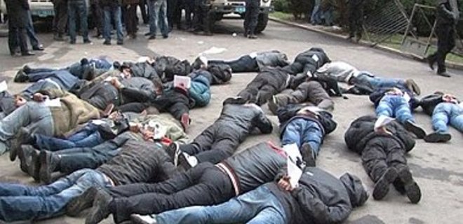 Захватчикам Харьковской ОГА предъявлены иски на возмещение ущерба - Фото
