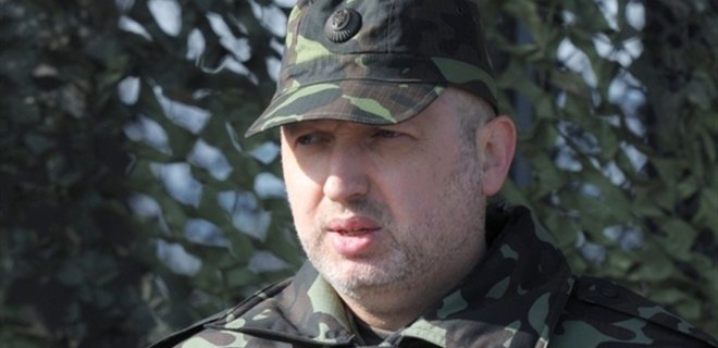 Турчинов поручил СНБО изучить вопрос введения военного положения - Фото