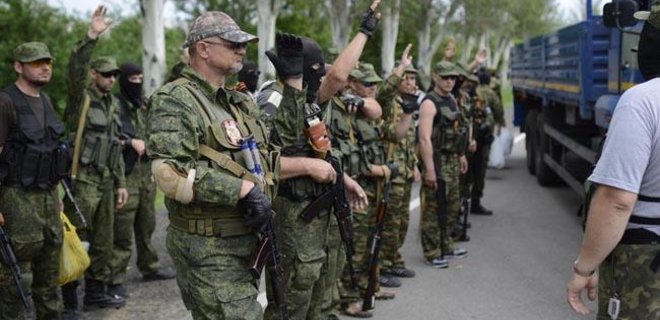 Десять КамАЗов с боевиками ДНР направляются в Амвросиевку - СМИ - Фото