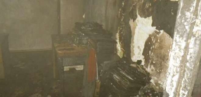 В Торезе сожгли офис газеты Горняк - Фото