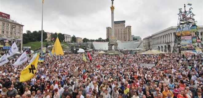 Активисты позвали Порошенко, Яценюка и Кличко на воскресное вече - Фото