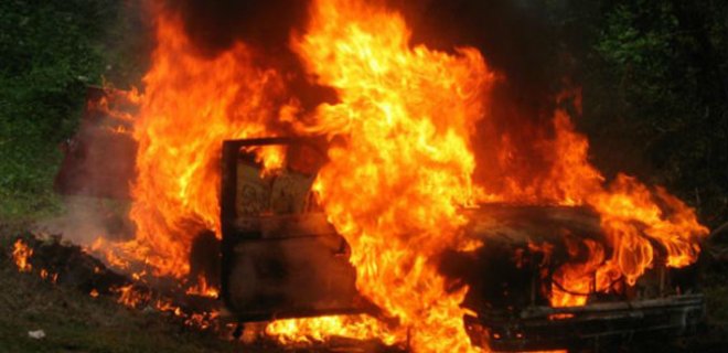 В центре Киева взорвался автомобиль с водителем - Фото