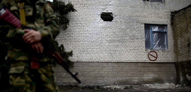 В районе Славянска возобновились боевые действия  - Фото
