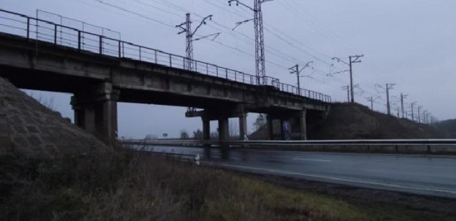 В Марьинском районе Донецкой области террористы взорвали мост - Фото