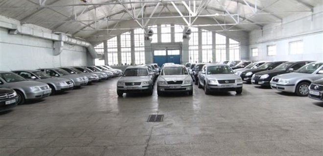 Кабмин объявил проведение второго аукциона по продаже своих авто - Фото