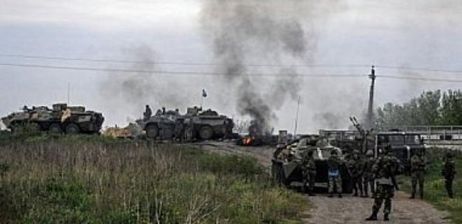 Во время боев в районе Снежного погибло трое украинских военных - Фото