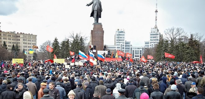 Памятник Ленину уберут с центральной площади Харькова  - Фото