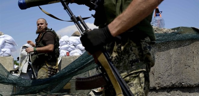 Террористы продолжают стрельбу, игнорируя мирный план Порошенко - Фото
