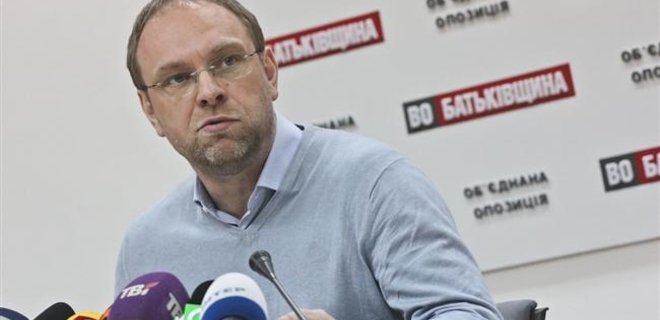Верховный суд признал дело Тимошенко политическим - Власенко - Фото