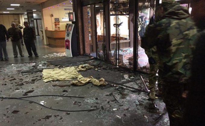 В Киеве активисты профсоюзов штурмовали отель Турист