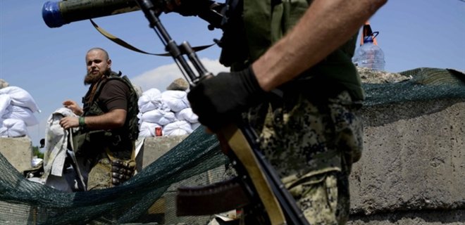 Террористы частично захватили воинскую часть ПВО в Донецке - СМИ - Фото