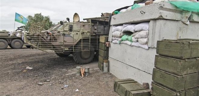 Министерство обороны усиливает защиту складов в Восточной Украине - Фото