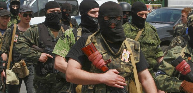 Террористы захватили Луганскую телерадиокомпанию - Фото