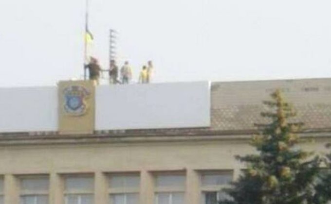 В Краматорске подняли флаги Украины: фото из города