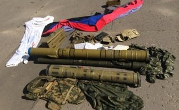 В Славянске боевики бросили оружие и российскую форму