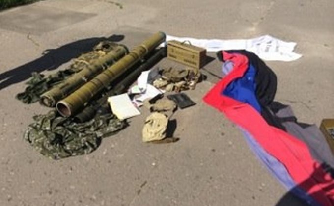 В Славянске боевики бросили оружие и российскую форму