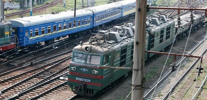 Восстановлено движение всех поездов ЮЖД в Донецкую область - Фото