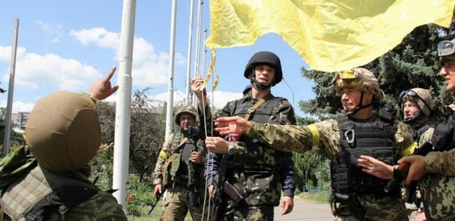 В освобожденные от террористов города вернули украинские каналы - Фото
