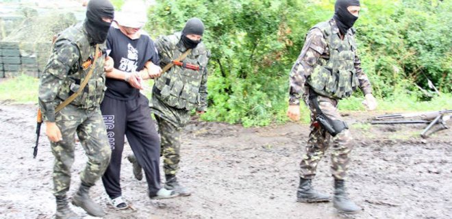 В Славянске местные помогли задержать пособника террористов - Фото