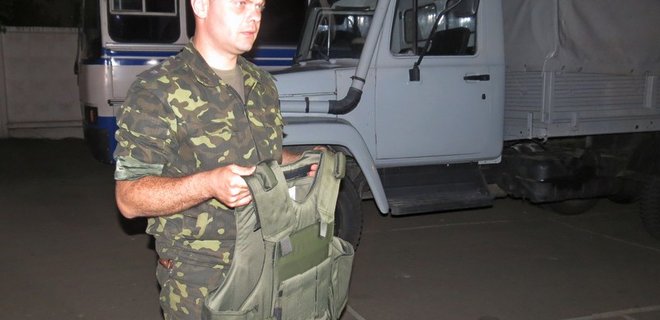 В Украину прибыли 2000 американских бронежилетов для сил АТО  - Фото
