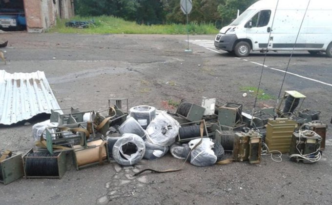 В Славянске обнаружили российские средства связи террористов 