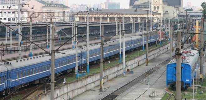 Укрзалізниця назначила доппоезд для перевозки переселенцев - Фото