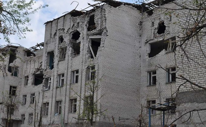 Семеновка после террористов: разрушенные дома и сожженные авто  