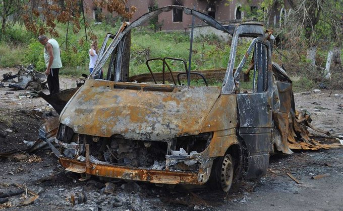 Семеновка после террористов: разрушенные дома и сожженные авто  