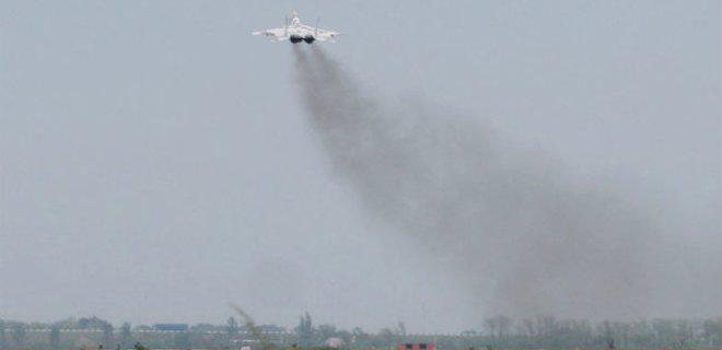 В Луганске авиация сил АТО уничтожила 2 танка и 
