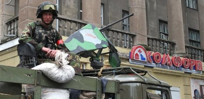 В Славянске обезврежены сотни взрывных устройств в жилых домах - Фото