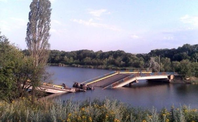 Террористы взорвали около Енакиево крупный мост  