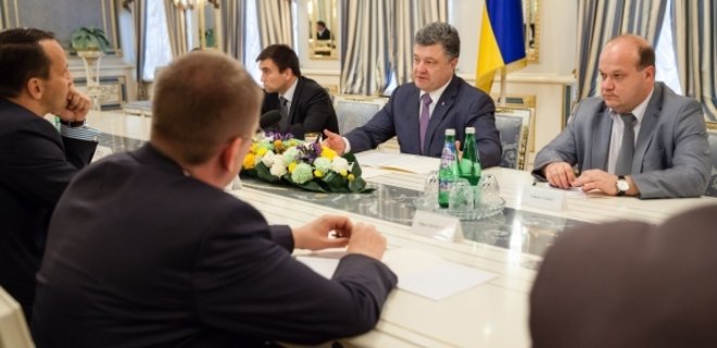 Украина рассчитывает на сильную поддержку Евросовета - Порошенко - Фото