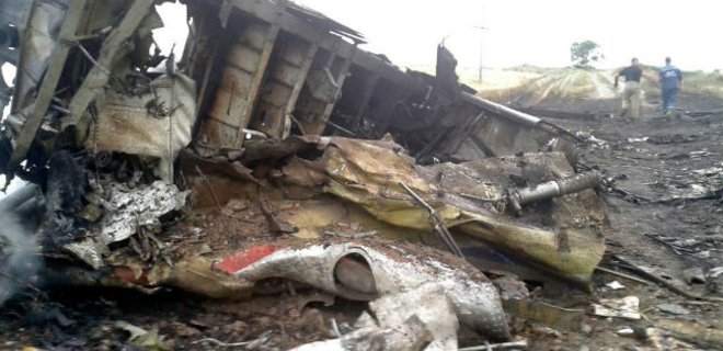 Боевики хотят вывезти в Москву черные ящики сбитого Boeing 777 - Фото