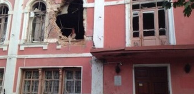 В Луганске террористы разбомбили Музей истории и культуры - Фото