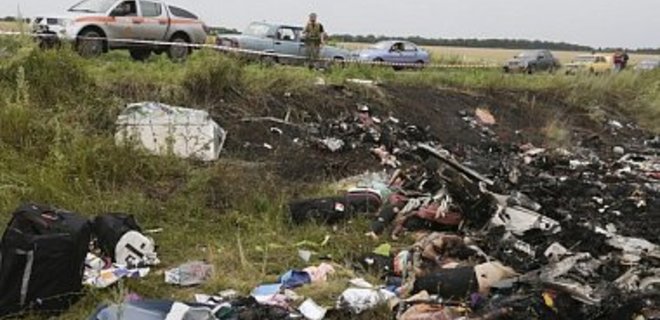 Террористы похищают документы пассажиров Boeing - Фото
