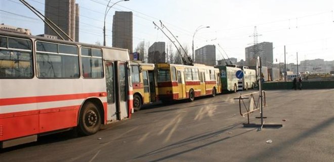 В Луганске из-за обстрелов не ходят трамваи и троллейбусы - Фото