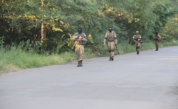 Отбитый у террористов Дзержинск: бандиты сожгли горадминистрацию