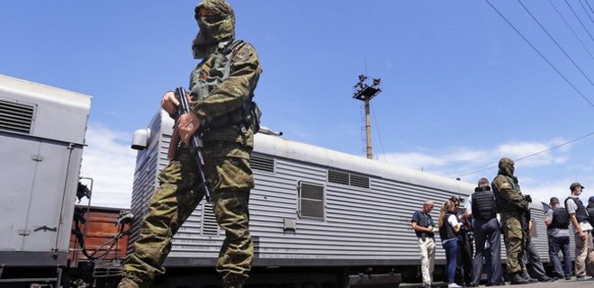 Поезд с телами жертв теракта Boeing выехал из Донецка в Харьков - Фото