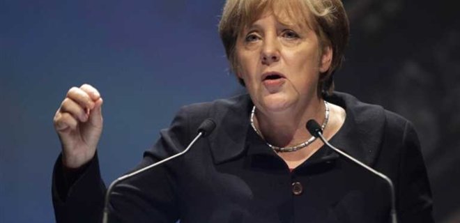 Меркель хочет ускорить введение санкций против России - Фото